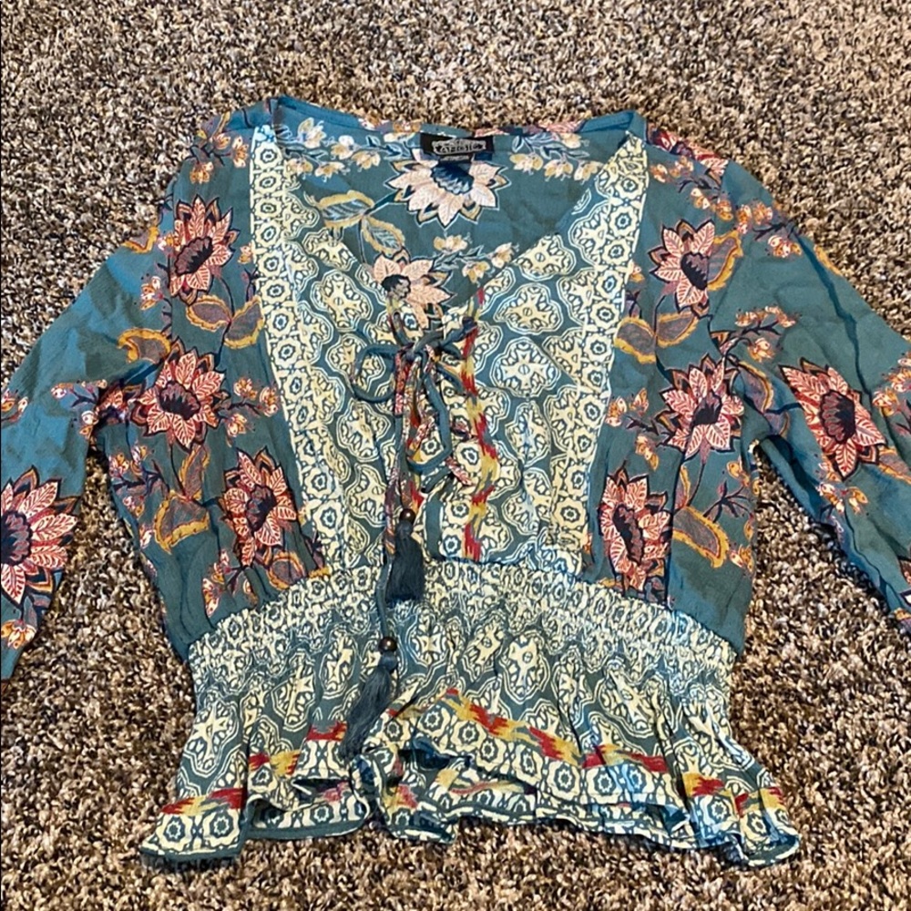 Gorgeous blouse with detail